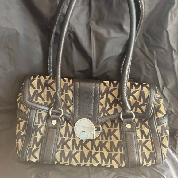 Michael Kors Black/Tan hand bag - Picture 2 of 4